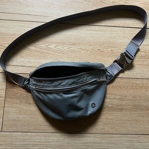 Lululemon City Adventurer Belt Bag 2.5L Rhino Grey